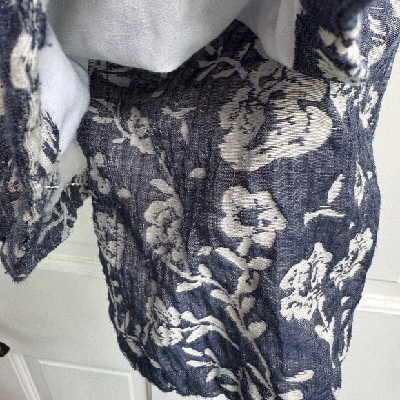 Max Studio 2T Girls Navy and White Floral Formal Shimmer Sleeveless Blouse Top - Picture 5 of 7